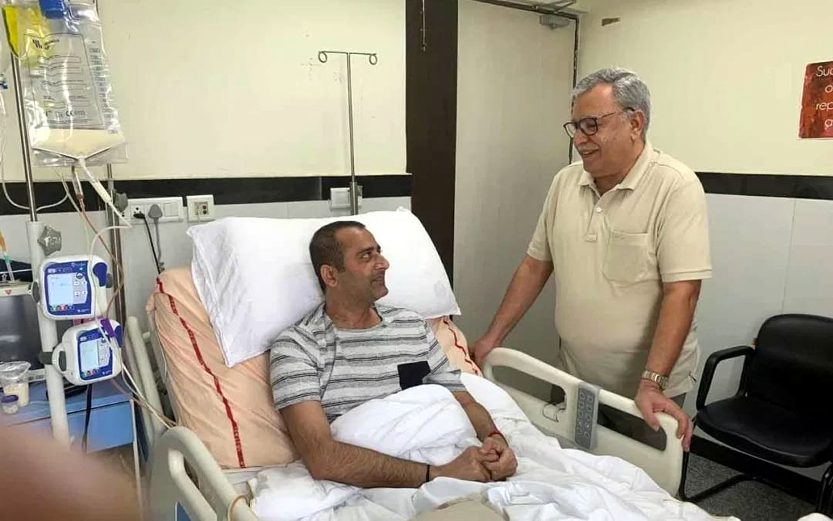Advisor Farooq Khan enquiring about condition of DIG Amit Kumar in AIIMS New Delhi on Sunday.