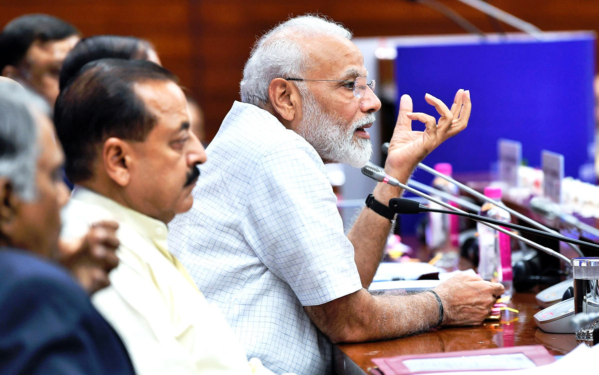 PM urges fresh IAS officers to bring new vision - Daily Excelsior