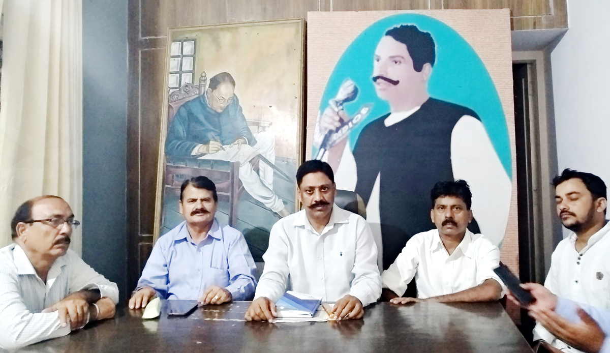 Members of Confederation of SC/ST/OBC Organisations in a meeting at Jammu on Monday. Members of Confederation of SC/ST/OBC Organisations in a meeting at Jammu on Monday.