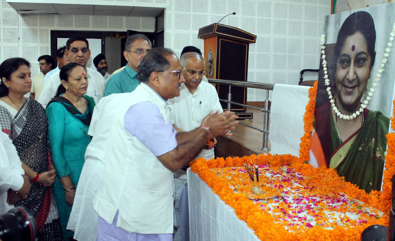 BJP leaders paying tributes to former Union Minister, Sushma Swaraj at Jammu on Thursday. BJP leaders paying tributes to former Union Minister, Sushma Swaraj at Jammu on Thursday.