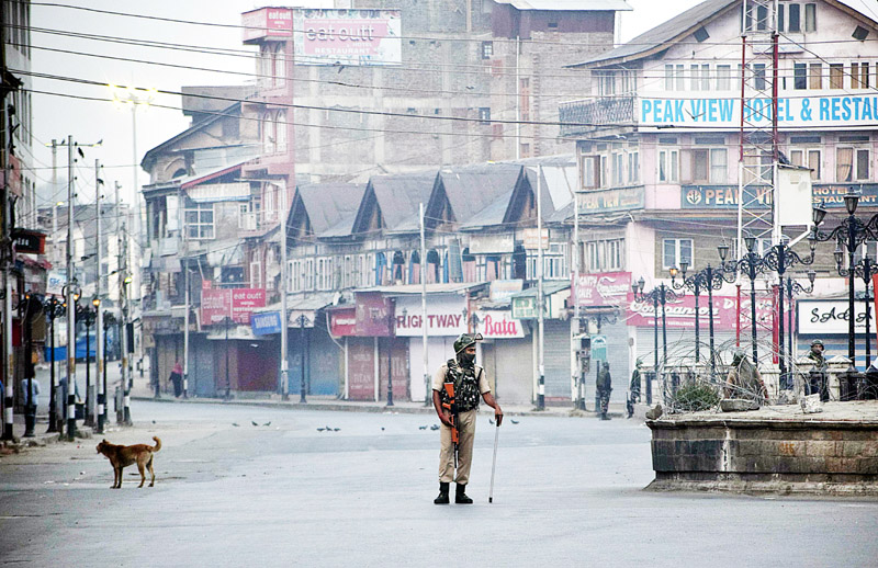 Restrictions imposed in Srinagar city on Friday.-Excelsior/Shakeel Restrictions imposed in Srinagar city on Friday.-Excelsior/Shakeel