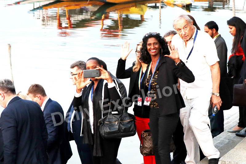 EU MPs visiting Dal lake in Srinagar on Tuesday.-Excelsior/Shakeel EU MPs visiting Dal lake in Srinagar on Tuesday.-Excelsior/Shakeel