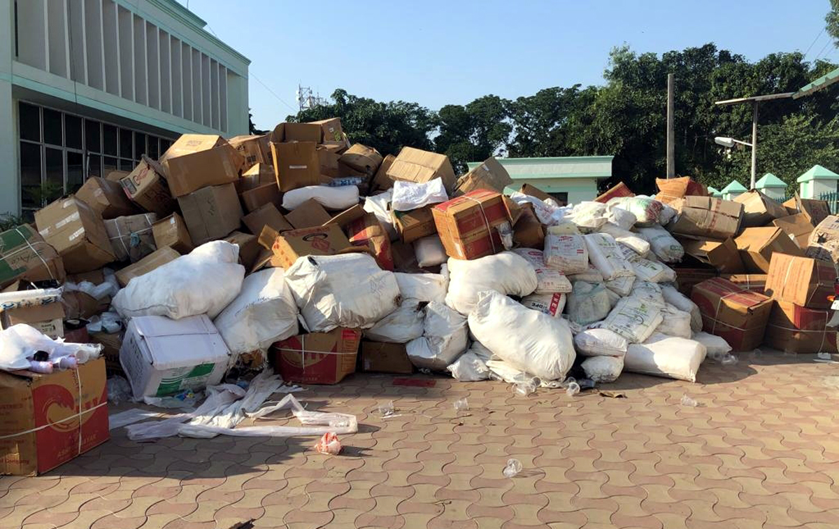 Huge quantity of banned polythene carry bags and disposable plastic items seized by SPCB. Huge quantity of banned polythene carry bags and disposable plastic items seized by SPCB.