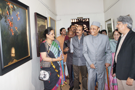 Dr Karan Singh and others inspecting art works on display at Amar Mahal Museum. —Excelsior/Rakesh Dr Karan Singh and others inspecting art works on display at Amar Mahal Museum. —Excelsior/Rakesh