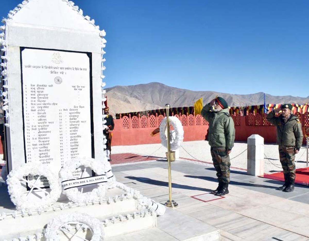 GOC, Fire & Fury Corps Lt Gen Harinder Singh laying wreath at war memorial in Ladakh.