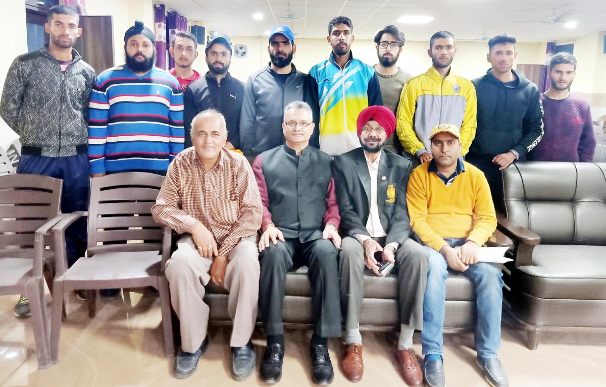 Selected cyclists posing for photograph with Ravi Singh, Divisional Sports Officer, J&K Sports Council and others at Jammu on Sunday. Selected cyclists posing for photograph with Ravi Singh, Divisional Sports Officer, J&K Sports Council and others at Jammu on Sunday.