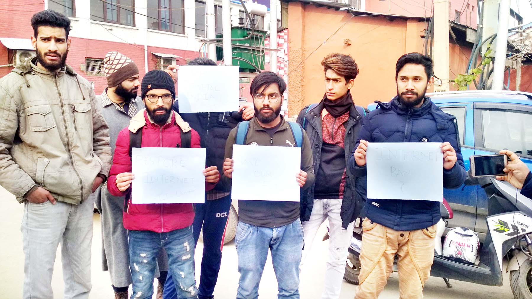 IT students staging protest against internet ban in Srinagar. -Excelsior/Shakeel IT students staging protest against internet ban in Srinagar. -Excelsior/Shakeel