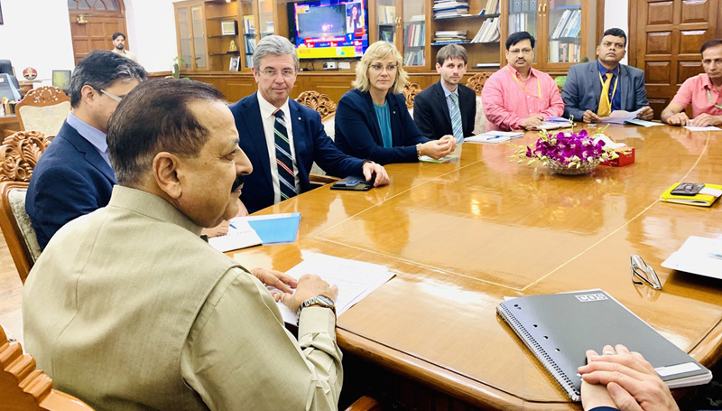 Union Minister Dr Jitendra Singh with a delegation of Australian MPs, who called on him at his office, at New Delhi. Union Minister Dr Jitendra Singh with a delegation of Australian MPs, who called on him at his office, at New Delhi.