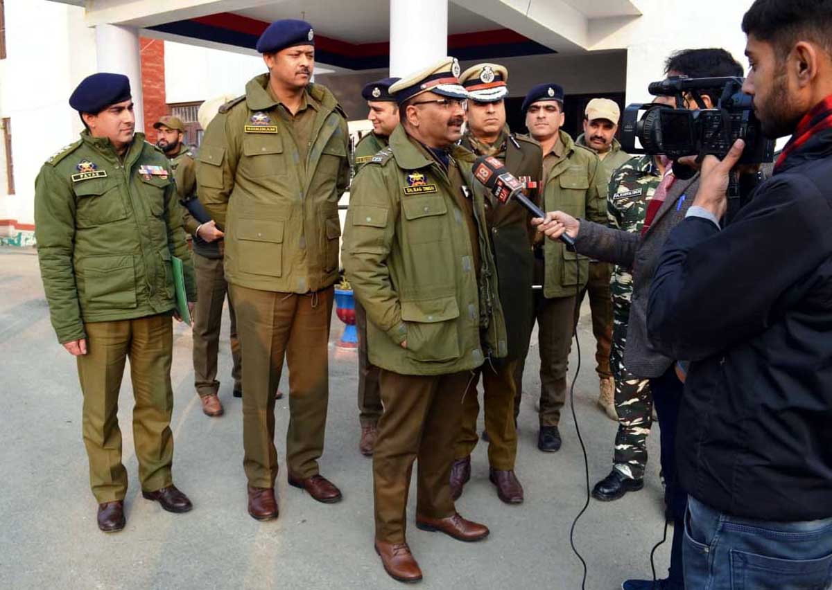 DGP Dilbagh Singh briefing media persons after reviewing security situation in district Kupwara.