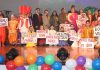 Students and dignitaries posing for group photograph