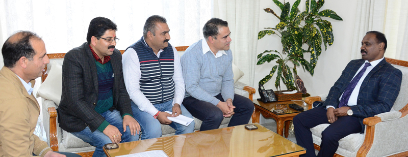 Lt. Governor meeting delegation of J&K Civil Secretariat Non-Gazetted Employees Union. Lt. Governor meeting delegation of J&K Civil Secretariat Non-Gazetted Employees Union.