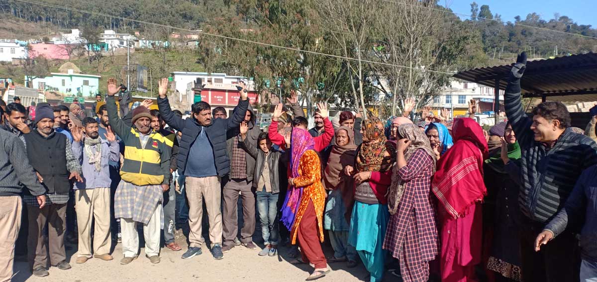 Jakhani residents protesting against NHAI on Thursday. Jakhani residents protesting against NHAI on Thursday.
