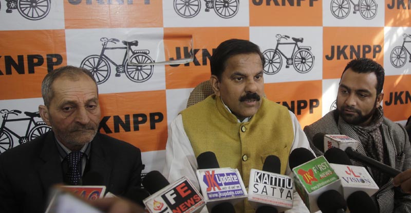 Harshdev Singh addressing a press conference at Jammu on Thursday. -Excelsior/Rakesh Harshdev Singh addressing a press conference at Jammu on Thursday. -Excelsior/Rakesh