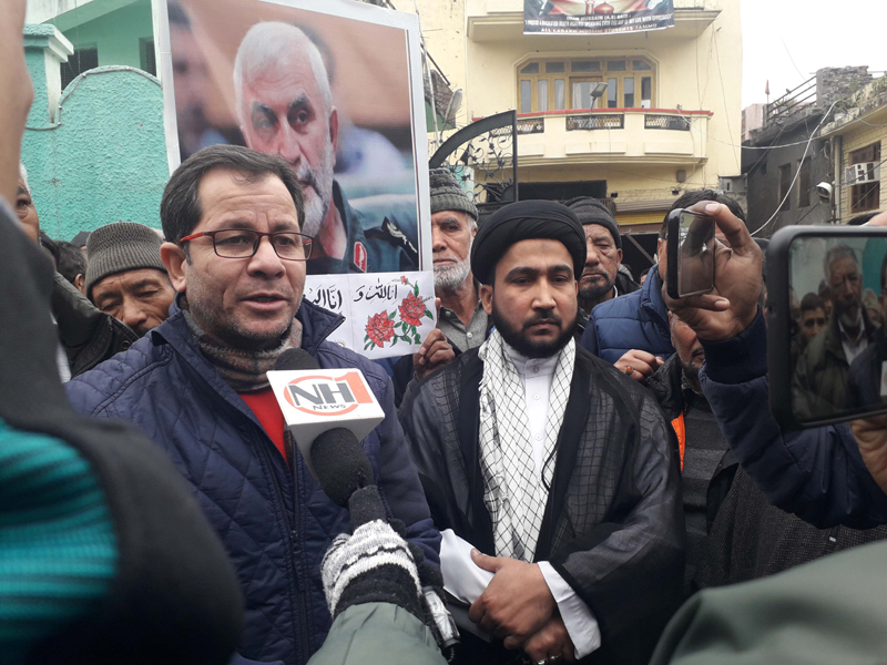 Leaders of Anjuman-E-Imamia talking to reporters during a protest at Jammu. Leaders of Anjuman-E-Imamia talking to reporters during a protest at Jammu.