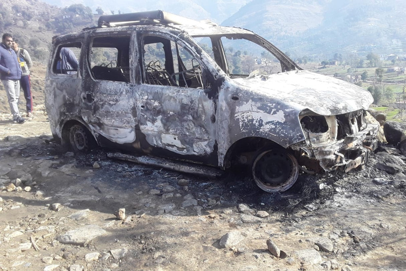 Xylo vehicle set on fire by miscreants in Mendhar. —Excelsior/Rahi Kapoor Xylo vehicle set on fire by miscreants in Mendhar. —Excelsior/Rahi Kapoor