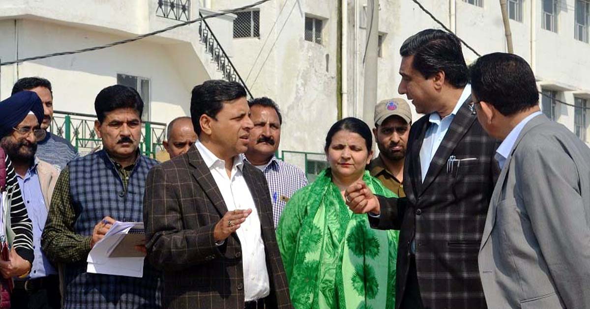 Divisional Commissioner Sanjeev Verma during visit to Yatri Niwas. Divisional Commissioner Sanjeev Verma during visit to Yatri Niwas.