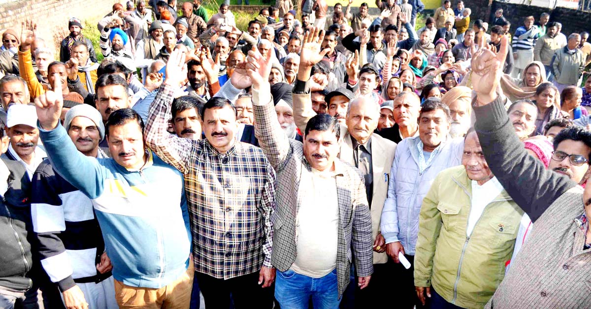 West Pak refugees during monthly meeting at Vijaypur on Sunday. West Pak refugees during monthly meeting at Vijaypur on Sunday.