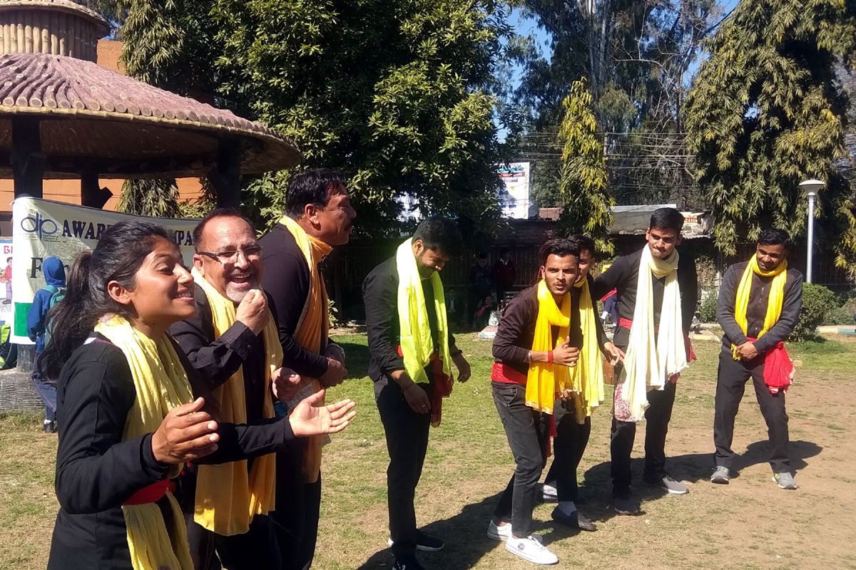 Artists of Sangam Theatre presenting a street play at Udhampur on Sunday. Artists of Sangam Theatre presenting a street play at Udhampur on Sunday.