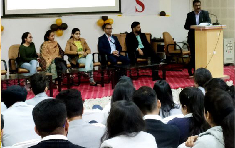 Customers, farmers, businessman and senior citizens attending JK Bank’s camp on Thursday. Customers, farmers, businessman and senior citizens attending JK Bank’s camp on Thursday.