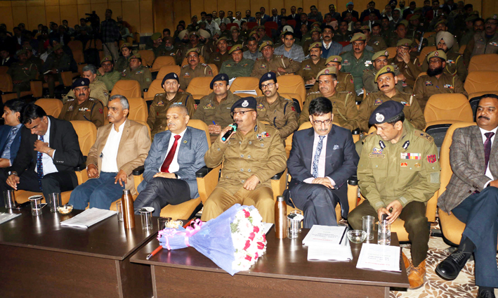 DGP Dilbag Singh expressing his views during a workshop. -Excelsior/Rakesh DGP Dilbag Singh expressing his views during a workshop. -Excelsior/Rakesh