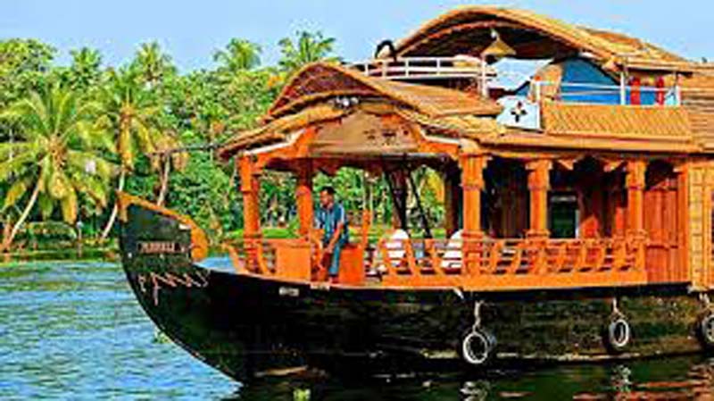 Stakeholders term Govt's new Houseboat policy as 'biased', question timing