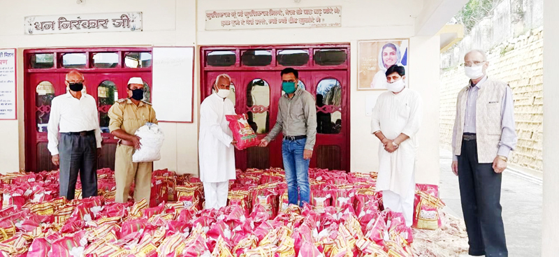 Ration packed by Sant Nirankari Mandal Udhampur Zone for handing over to District Administration Udhampur. Ration packed by Sant Nirankari Mandal Udhampur Zone for handing over to District Administration Udhampur.