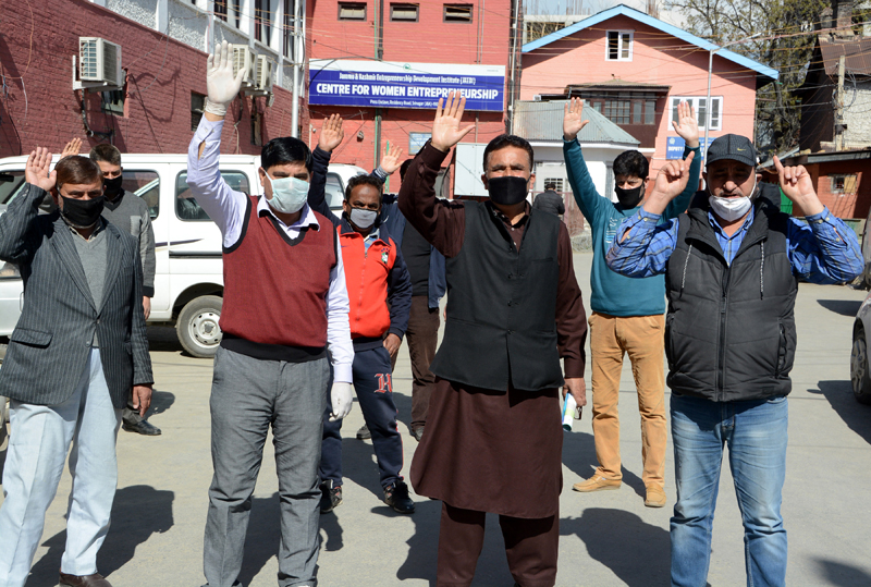 Parents of students stranded in Rajasthan, protesting in Srinagar on Saturday. -Excelsior/Shakeel Parents of students stranded in Rajasthan, protesting in Srinagar on Saturday. -Excelsior/Shakeel