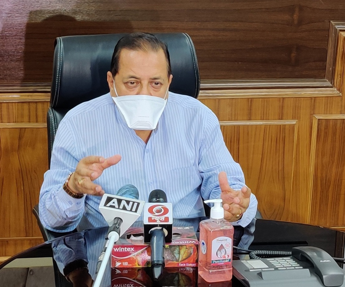 Union Minister Dr Jitendra Singh briefing the media about DoPT Online Corona Course, at New Delhi on Thursday. Union Minister Dr Jitendra Singh briefing the media about DoPT Online Corona Course, at New Delhi on Thursday.