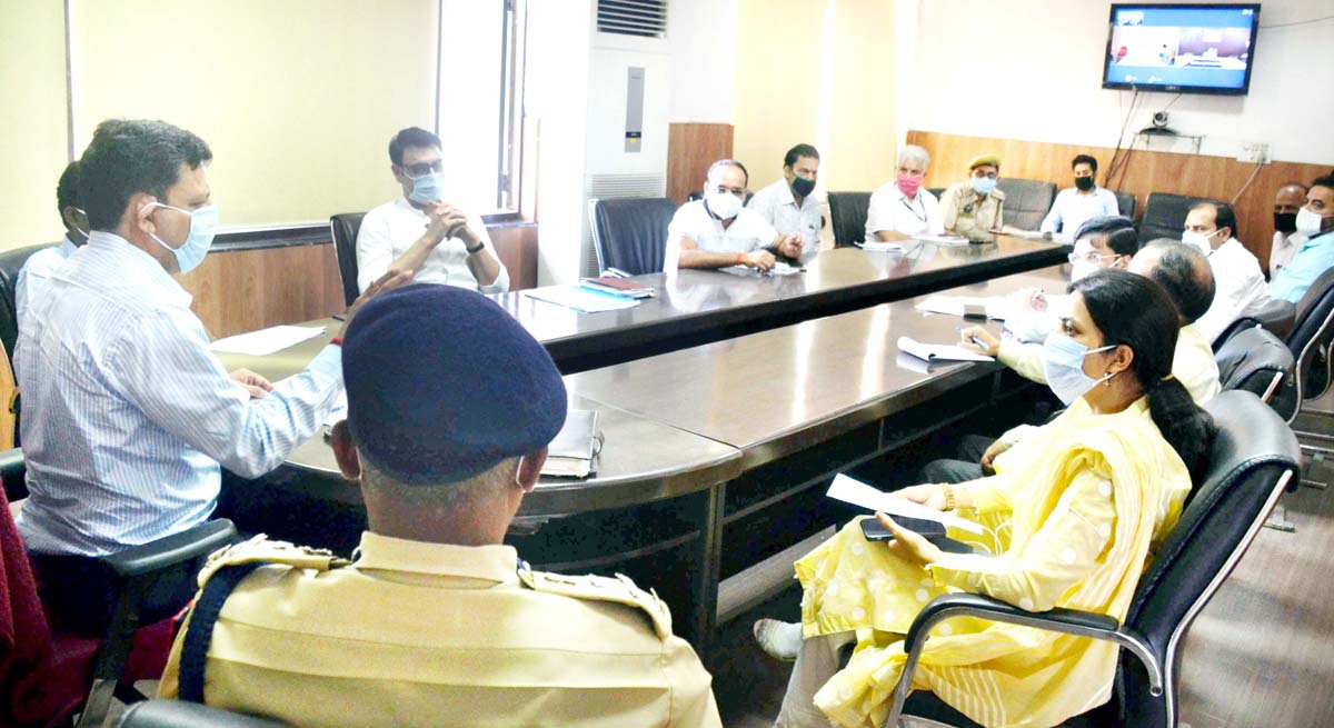 Divisional Commissioner Sanjeev Verma chairing a meeting at Jammu on Friday. Divisional Commissioner Sanjeev Verma chairing a meeting at Jammu on Friday.