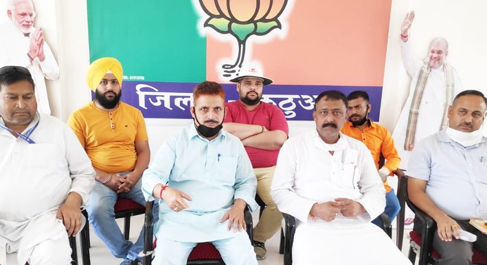 BJP leaders at a press conference at Kathua on Monday. — Excelsior/Pardeep BJP leaders at a press conference at Kathua on Monday. — Excelsior/Pardeep