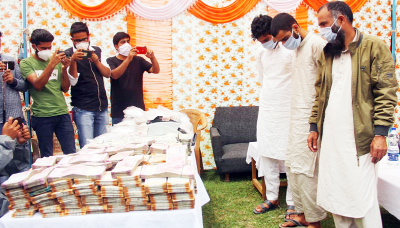 3 LeT OGWs in police custody on Thursday. —Excelsior/Abid Nabi 3 LeT OGWs in police custody on Thursday. —Excelsior/Abid Nabi