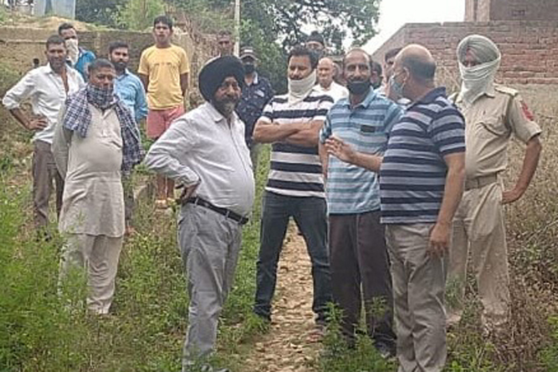 J&K Apni Party senior leader Manjit Singh during his tour to Salmari Panchayat on Saturday. —Excelsior/Gautam J&K Apni Party senior leader Manjit Singh during his tour to Salmari Panchayat on Saturday. —Excelsior/Gautam