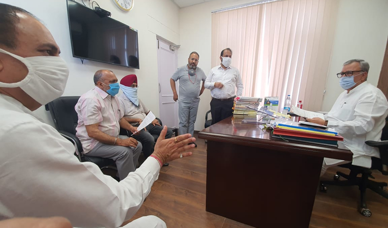 Taxi Union members during meeting with Advisor Farooq Khan in Jammu. Taxi Union members during meeting with Advisor Farooq Khan in Jammu.