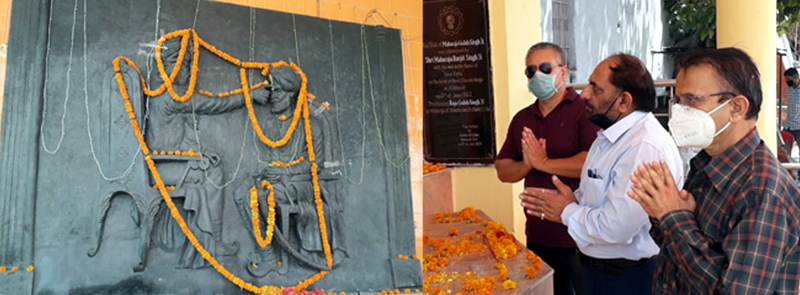 President of Dharmarth Trust and others paying homage to Maharaja Gulab Singh on Raj Tilak Divas at Jeo Pota in Akhnoor on Wednesday. President of Dharmarth Trust and others paying homage to Maharaja Gulab Singh on Raj Tilak Divas at Jeo Pota in Akhnoor on Wednesday.