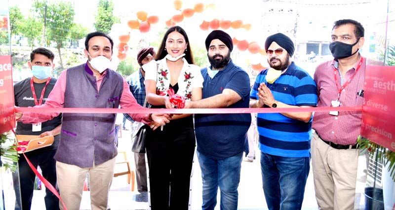 Sana Dua, Femina Miss India and Brand Ambassador Election Commission, J&K inaugurating HATIL Store at Jammu. Sana Dua, Femina Miss India and Brand Ambassador Election Commission, J&K inaugurating HATIL Store at Jammu.
