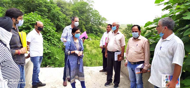 JMC Commissioner, Avny Lavasa inspecting works of pedestrian walkway at Peerkho in Jammu on Monday. JMC Commissioner, Avny Lavasa inspecting works of pedestrian walkway at Peerkho in Jammu on Monday.