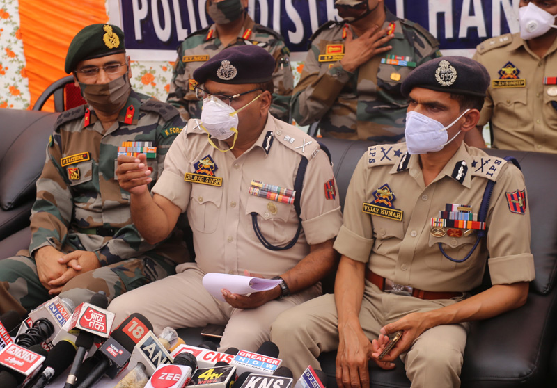 DGP Dilbag Singh, IGP Kashmir, Vijay Kumar along with other Army and police officials addressing a joint press conference in Handwara on Thursday. -Excelsior/Aabid Nabi DGP Dilbag Singh, IGP Kashmir, Vijay Kumar along with other Army and police officials addressing a joint press conference in Handwara on Thursday. -Excelsior/Aabid Nabi