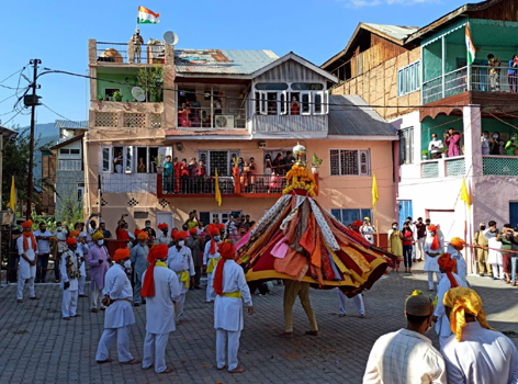Devotees during ‘Mela Patt’ celebrations at Bhaderwah. —Excelsior/Tilak Raj Devotees during ‘Mela Patt’ celebrations at Bhaderwah. —Excelsior/Tilak Raj