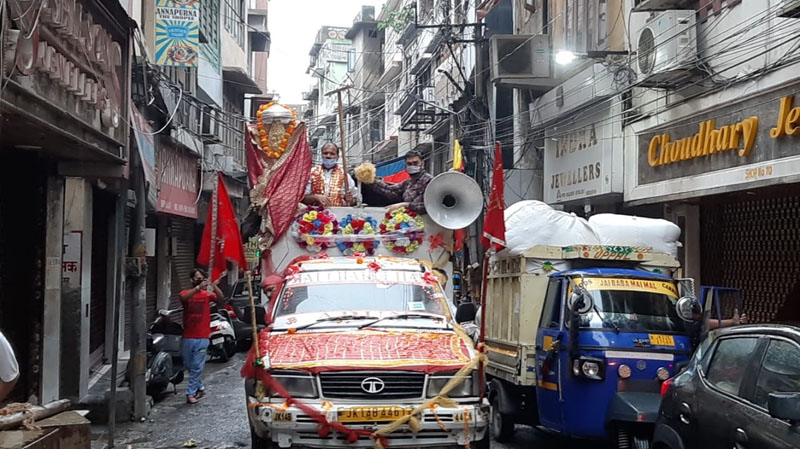 Devotees carrying Annual Charri of Shri Machail Mata. —Excelsior/Tilak Raj Devotees carrying Annual Charri of Shri Machail Mata. —Excelsior/Tilak Raj