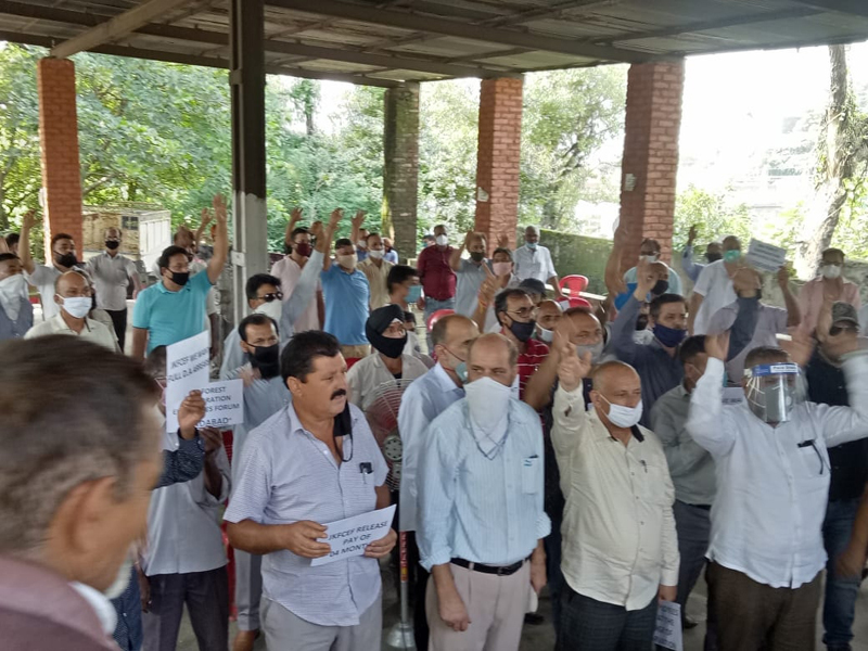 FC employees raising slogans during protest. FC employees raising slogans during protest.