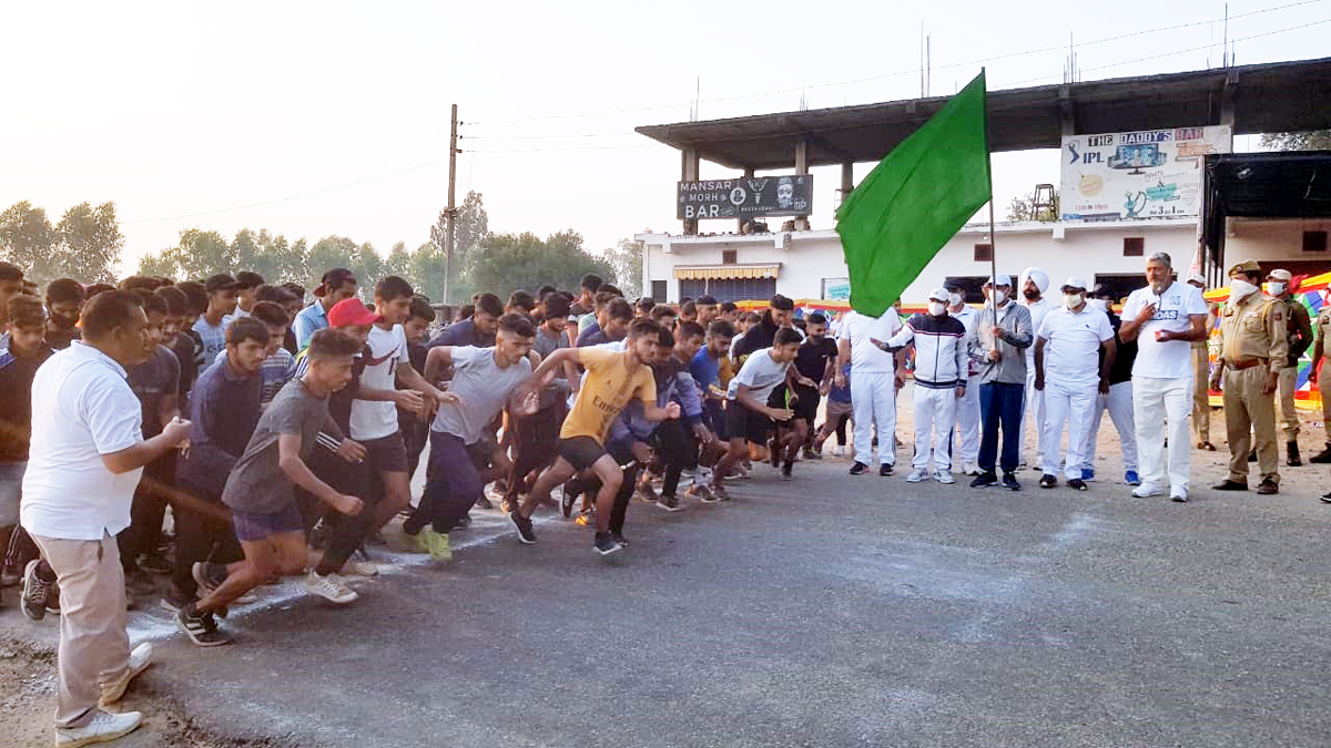 SSP Samba, Rajesh Sharma flagging off 'Run for Unity' at GDC Samba on Sunday. SSP Samba, Rajesh Sharma flagging off 'Run for Unity' at GDC Samba on Sunday.