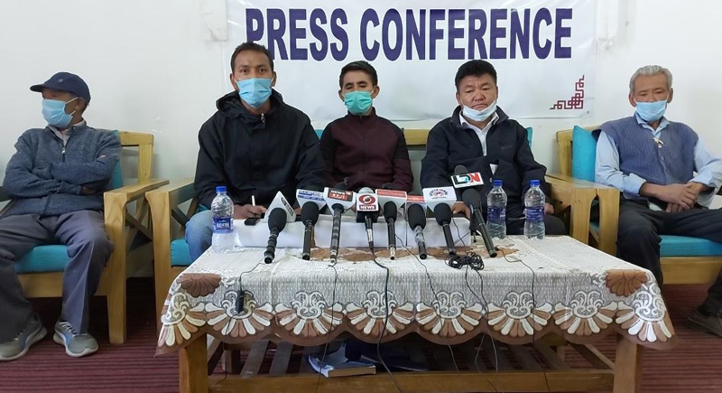 BJP leaders addressing a press conference at Leh on Friday. -Excelsior/Morup Stanzin BJP leaders addressing a press conference at Leh on Friday. -Excelsior/Morup Stanzin