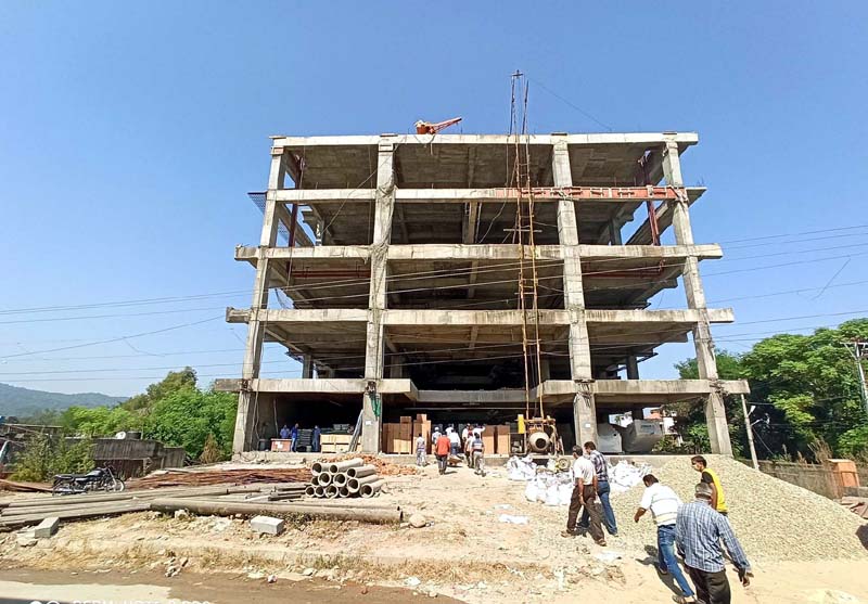 JMC's Enforcement Staff sealing unauthorized construction at Sidhra in Jammu. JMC's Enforcement Staff sealing unauthorized construction at Sidhra in Jammu.