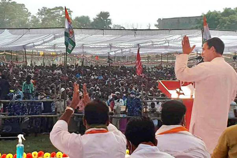 Congress leader Rahul Gandhi addresses a gathering during an election rally, in West Champaran. Congress leader Rahul Gandhi addresses a gathering during an election rally, in West Champaran.