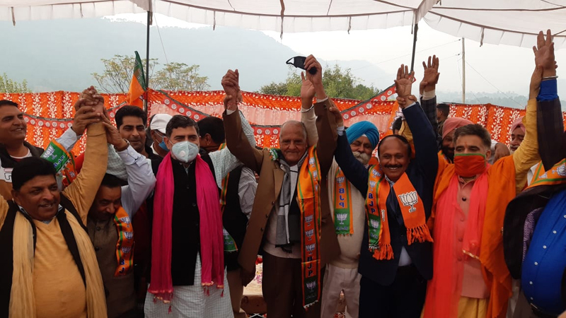 PDP leaders being welcomed in BJP by senior party leaders at Nowshera on Tuesday. PDP leaders being welcomed in BJP by senior party leaders at Nowshera on Tuesday.