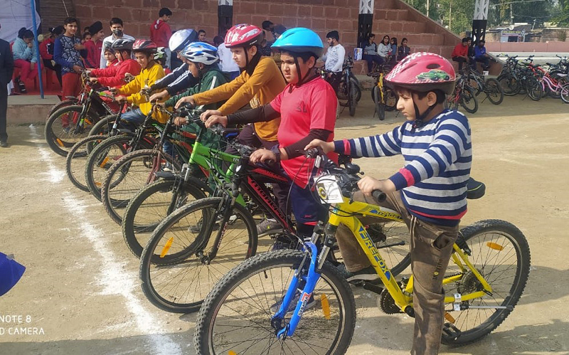 Cyclists posing for a group photograph at Kathua. Cyclists posing for a group photograph at Kathua.