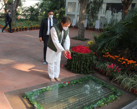 Congress leader Rahul Gandhi offering floral tributes to former Prime Minister Indira Gandhi on her birth anniversary at Indira Gandhi Memorial, in New Delhi on Thursday. (UNI) Congress leader Rahul Gandhi offering floral tributes to former Prime Minister Indira Gandhi on her birth anniversary at Indira Gandhi Memorial, in New Delhi on Thursday. (UNI)