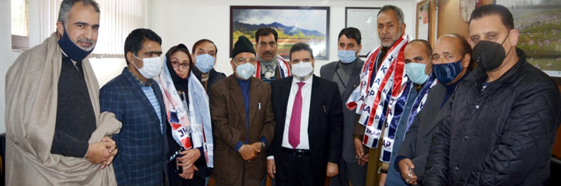 Political activists from Cong and NC joining JKAP at Srinagar on Wednesday. Political activists from Cong and NC joining JKAP at Srinagar on Wednesday.