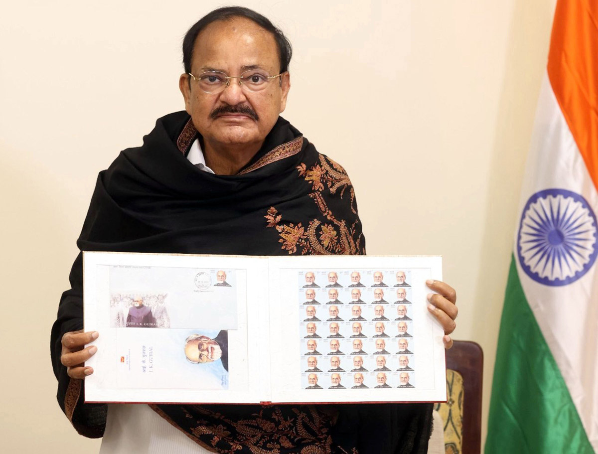 Vice President, M Venkaiah Naidu releasing Commemorative Postage Stamp in honour of former Prime Minister, I K Gujral, in Chennai on Friday. (UNI) Vice President, M Venkaiah Naidu releasing Commemorative Postage Stamp in honour of former Prime Minister, I K Gujral, in Chennai on Friday. (UNI)