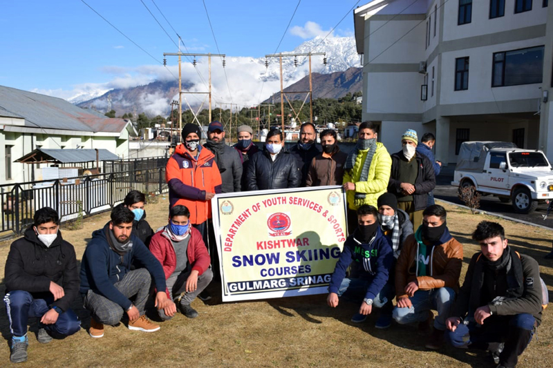 District Development Commissioner, Ashok Sharma and other dignitaries posing for a group photograph with students selected for skiing courses at Kishtwar. District Development Commissioner, Ashok Sharma and other dignitaries posing for a group photograph with students selected for skiing courses at Kishtwar.